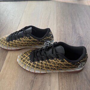 NEW Men's Indoor Soccer Shoes "10" Black/Gold  Size 39 (US 6/6.5)